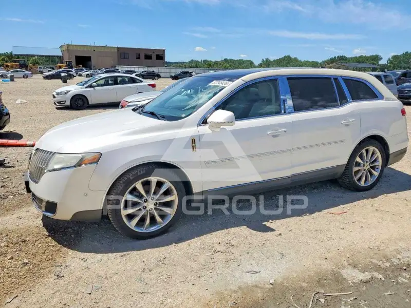 2011 Lincoln MKT фото