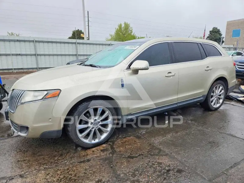 2011 Lincoln MKT фото