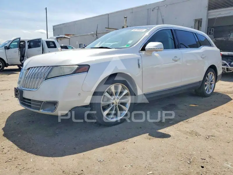 2011 Lincoln MKT фото