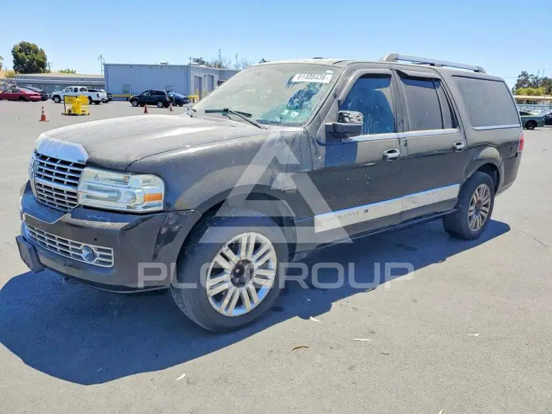2011 Lincoln NAVIGATOR photo
