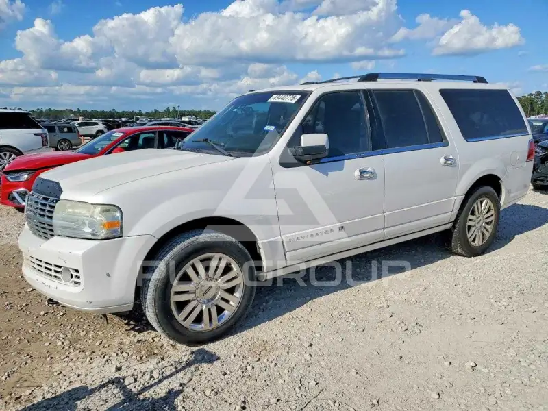 2011 Lincoln NAVIGATOR фото