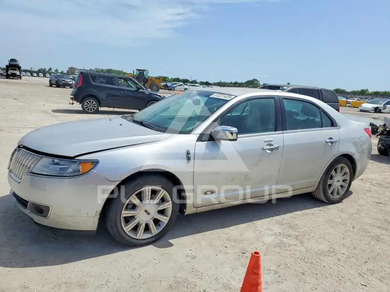 2011 Lincoln MKZ photo