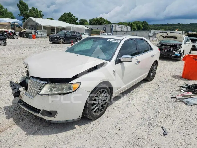 2011 Lincoln MKZ photo
