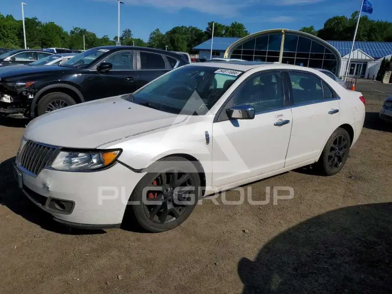2011 Lincoln MKZ photo