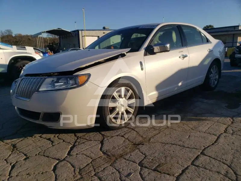 2011 Lincoln MKZ photo
