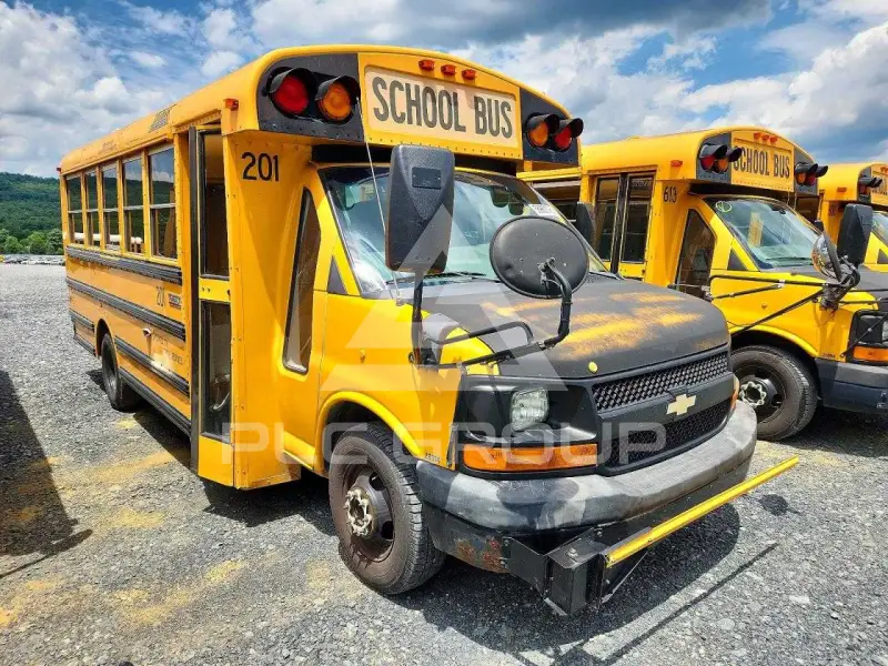 2011 Chevrolet Express Van photo