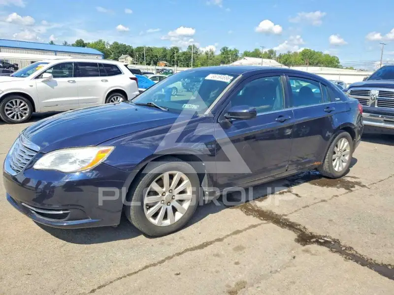 2011 Chrysler 200 photo