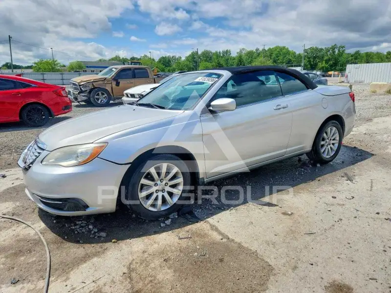 2011 Chrysler 200 photo