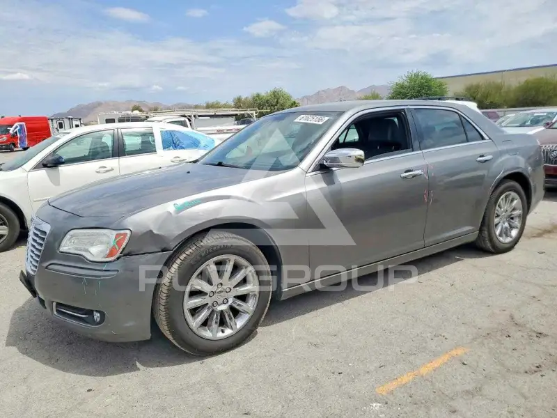 2011 Chrysler 300 фото