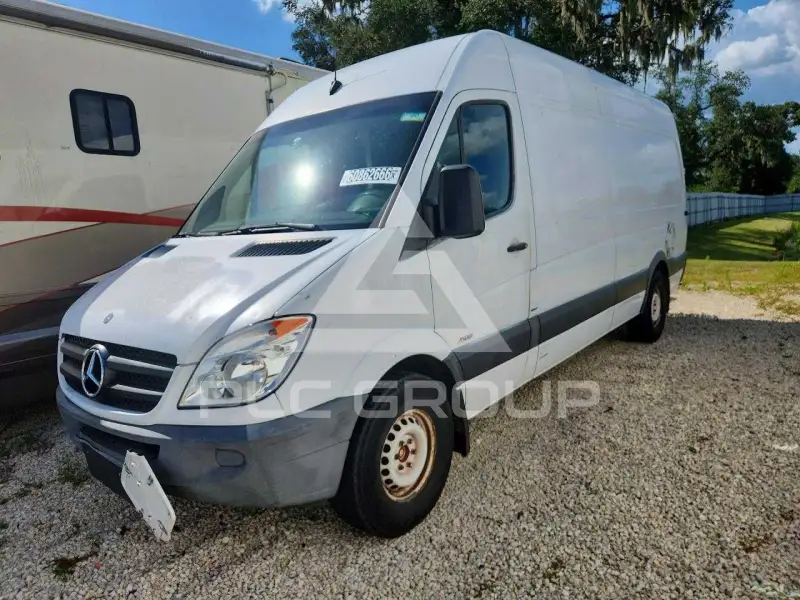 2011 Mercedes Benz Sprinter photo