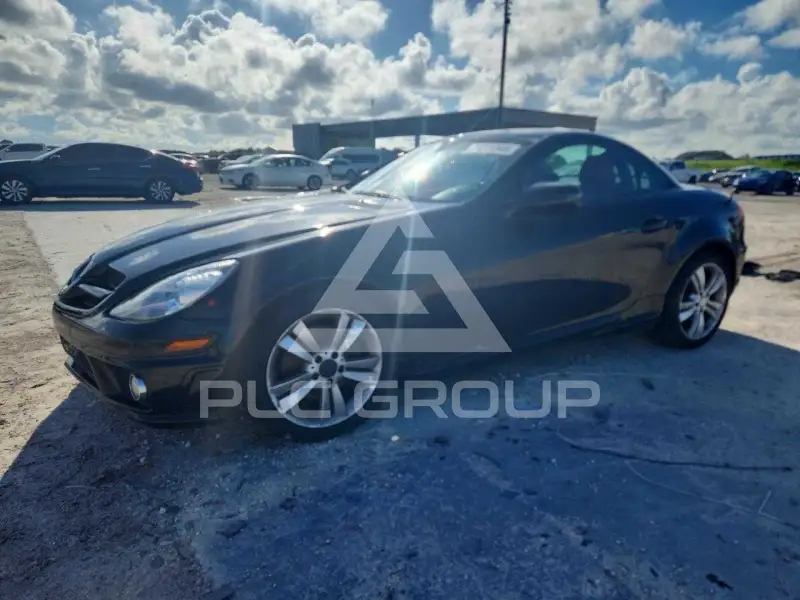 2011 Mercedes Benz SLK-Class photo