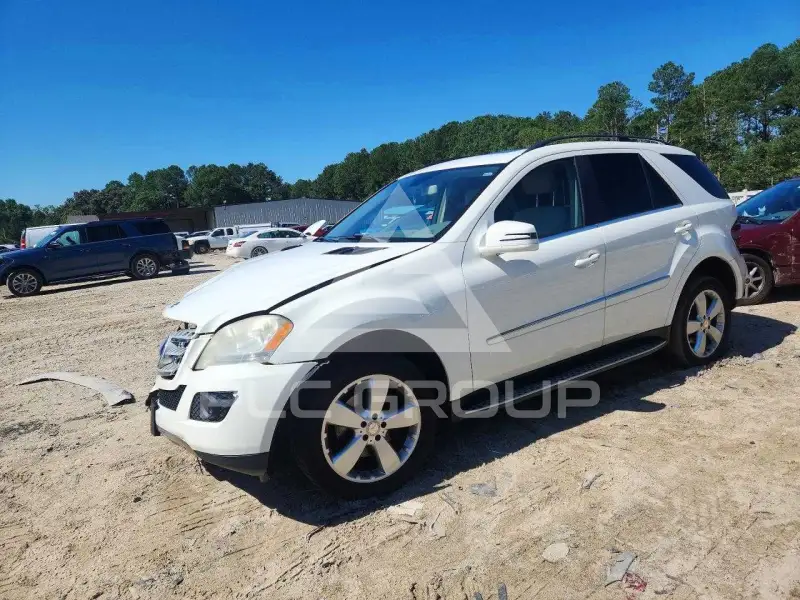 2011 Mercedes Benz ML-Class photo