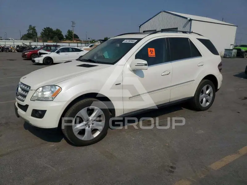 2011 Mercedes Benz ML-Class photo