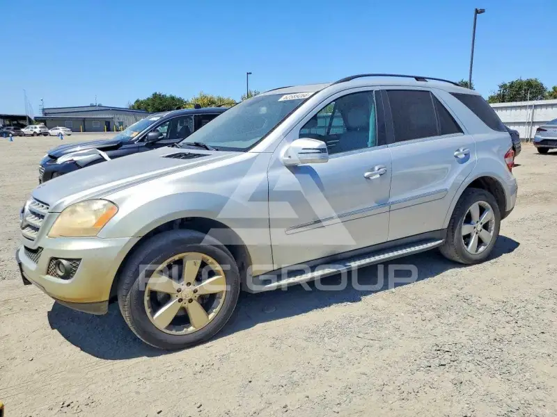 2011 Mercedes Benz ML-Class photo