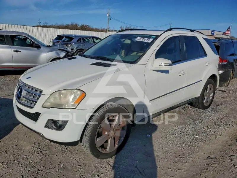 2011 Mercedes Benz ML-Class photo