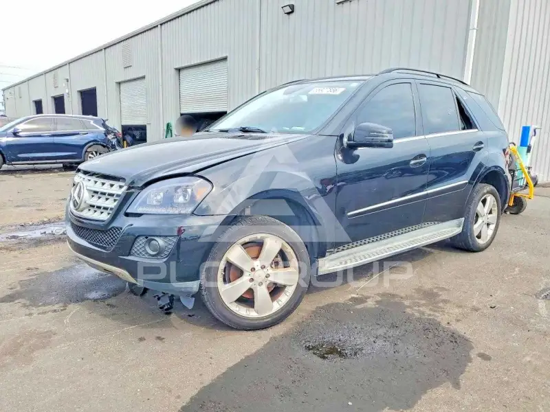 2011 Mercedes Benz ML-Class фото