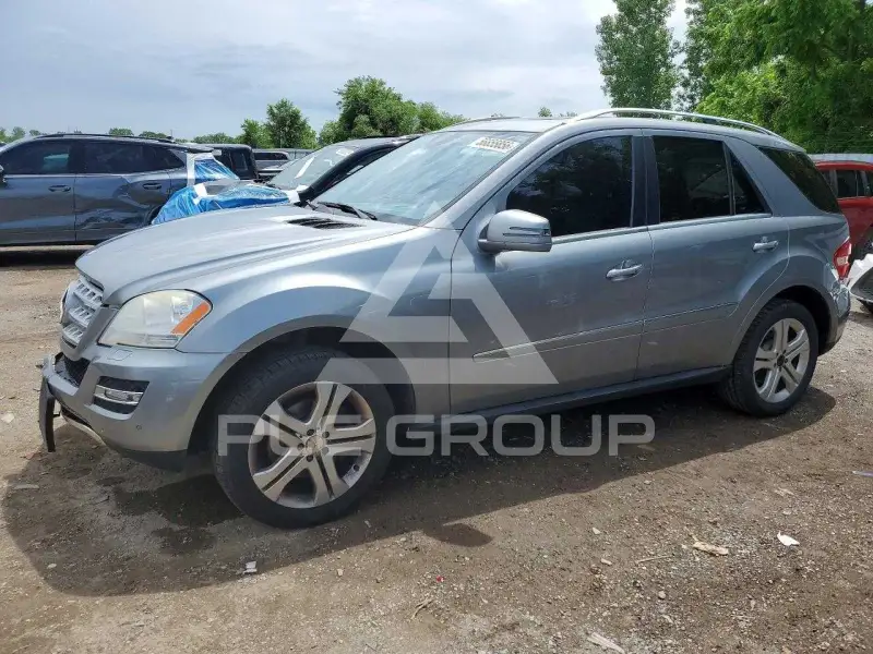2011 Mercedes Benz ML-Class photo
