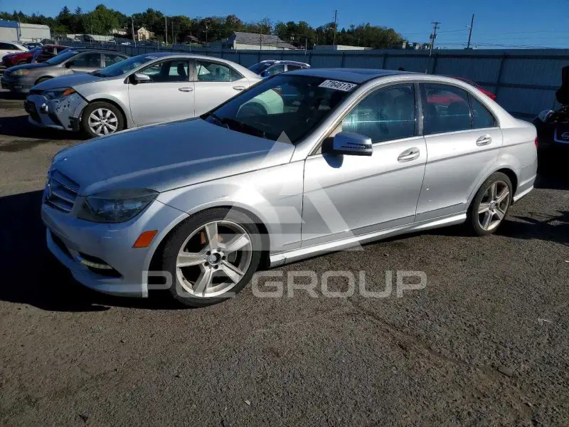 2011 Mercedes Benz C-Class фото