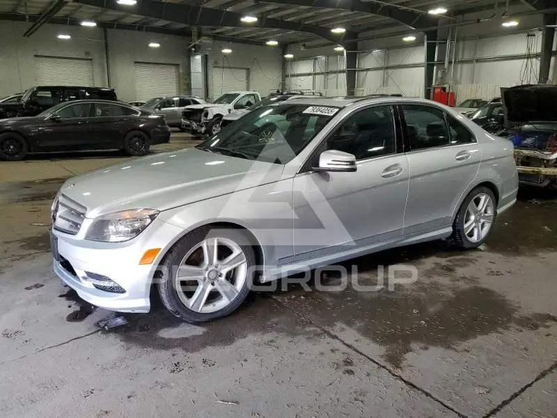 2011 Mercedes Benz C-Class фото
