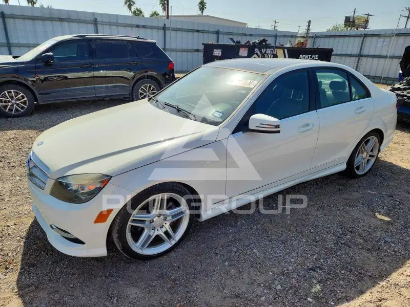 2011 Mercedes Benz C-Class фото