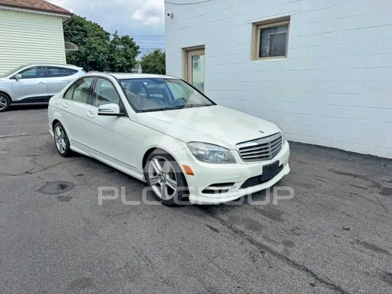 2011 Mercedes Benz C-Class photo