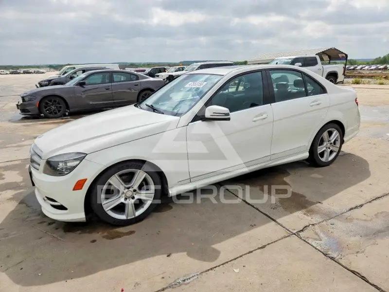 2011 Mercedes Benz C-Class фото