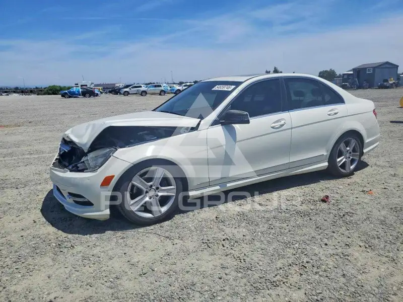 2011 Mercedes Benz C-Class фото