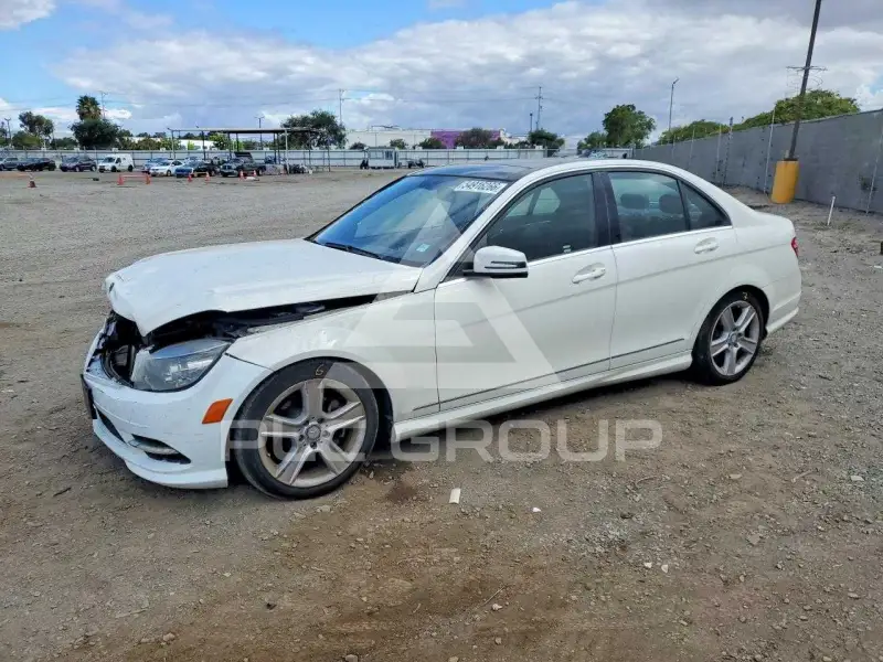 2011 Mercedes Benz C-Class фото