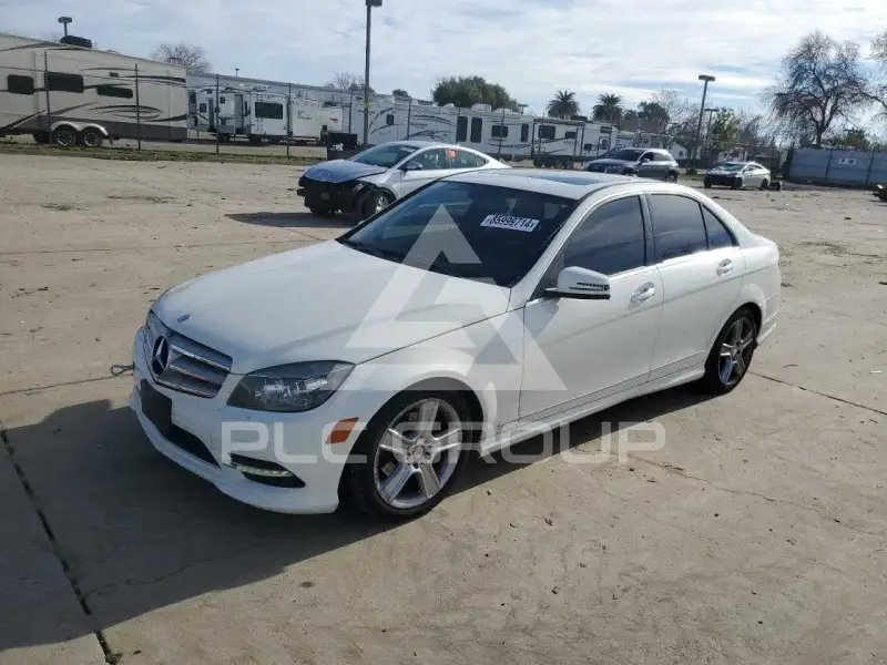2011 Mercedes Benz C-Class фото