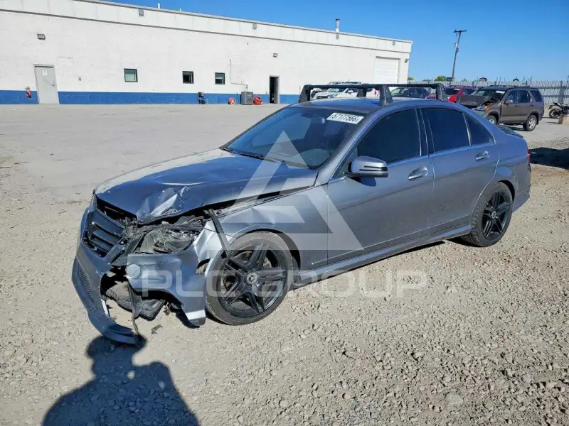 2011 Mercedes Benz C-Class фото