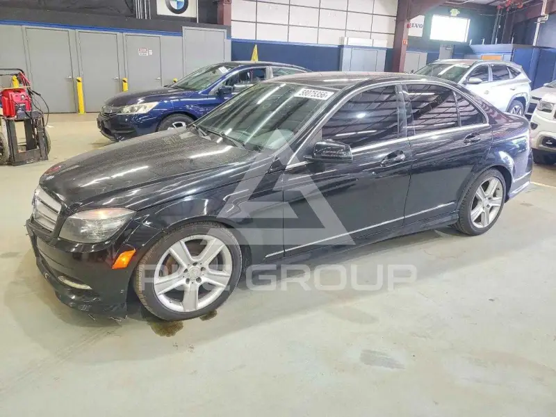 2011 Mercedes Benz C-Class фото