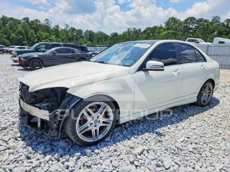 2011 Mercedes Benz C-Class фото