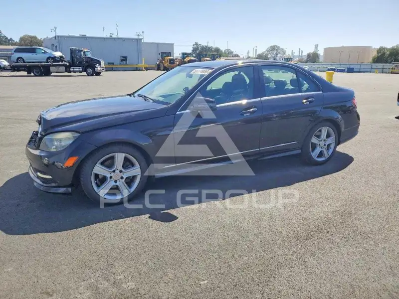 2011 Mercedes Benz C-Class фото