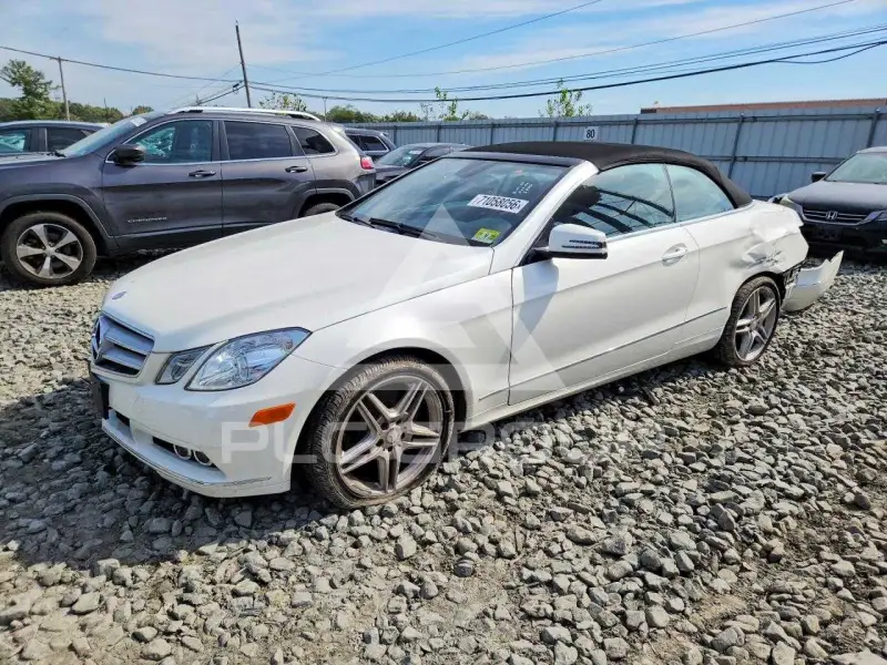 2011 Mercedes Benz E-Class фото