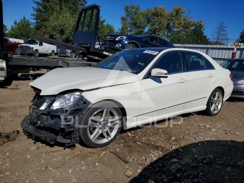 2011 Mercedes Benz E-Class фото