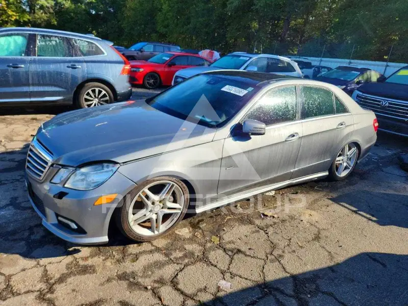 2011 Mercedes Benz E-Class фото
