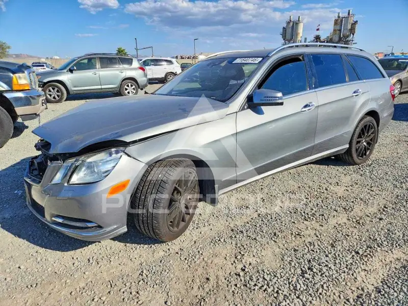 2011 Mercedes Benz E-Class фото