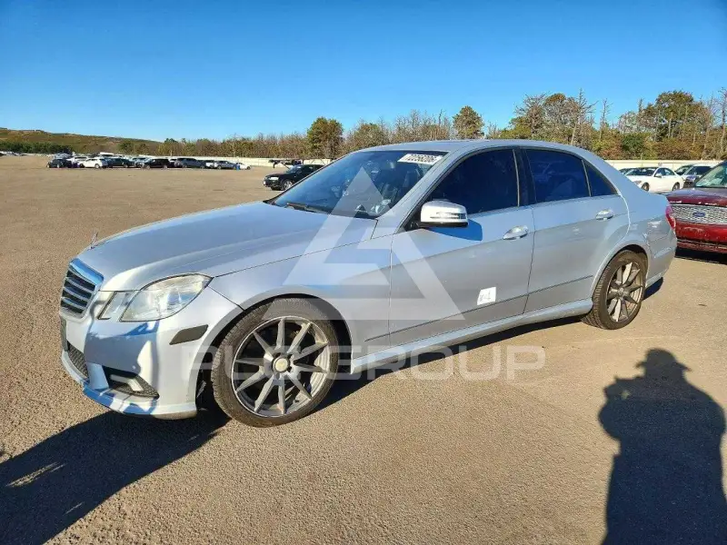 2011 Mercedes Benz E-Class фото