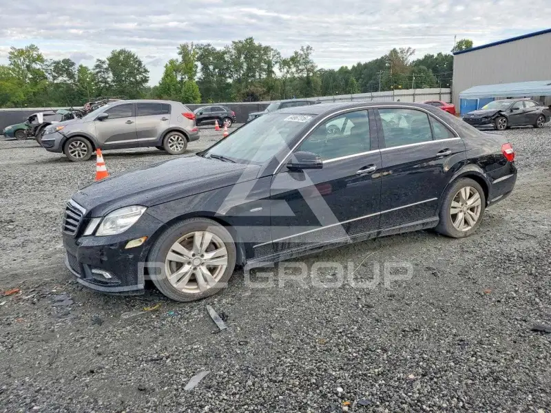 2011 Mercedes Benz E-Class фото
