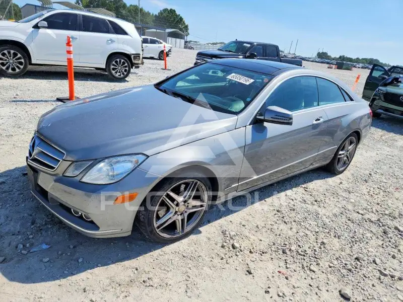 2011 Mercedes Benz E-Class фото