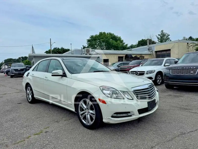 2011 Mercedes Benz E-Class фото