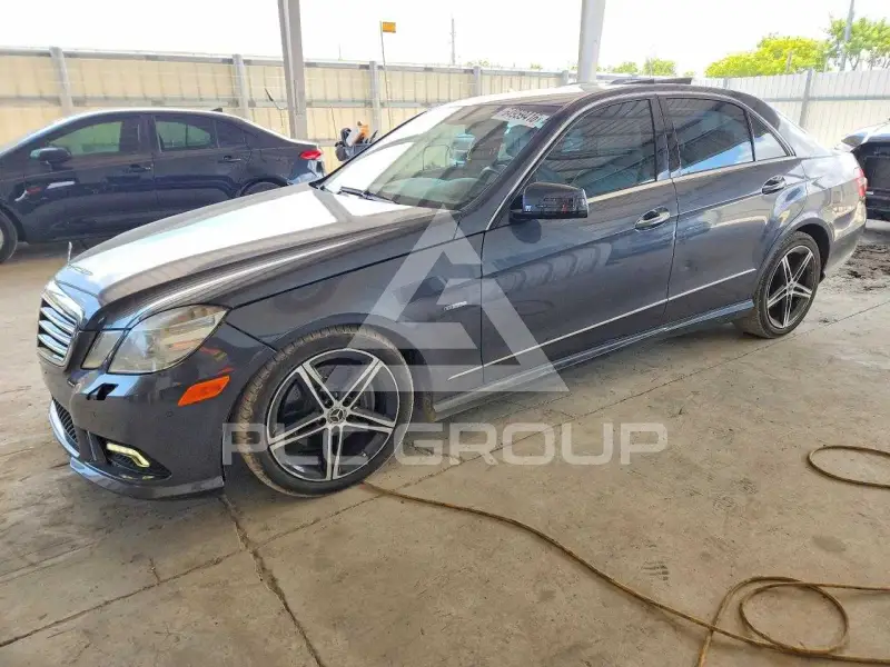 2011 Mercedes Benz E-Class фото