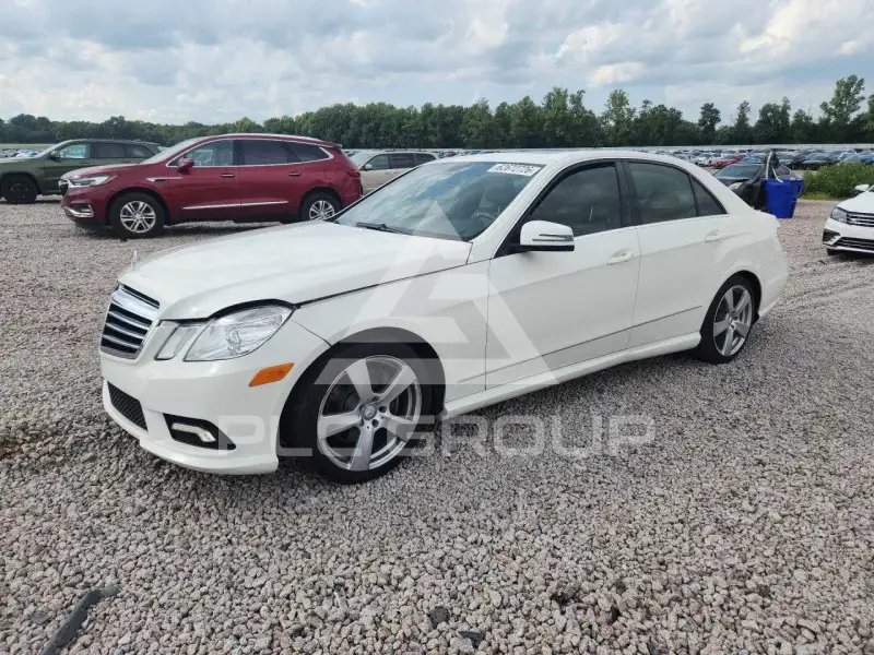 2011 Mercedes Benz E-Class фото