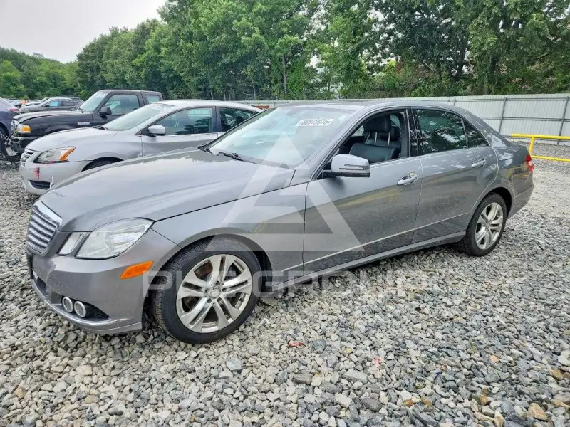 2011 Mercedes Benz E-Class фото