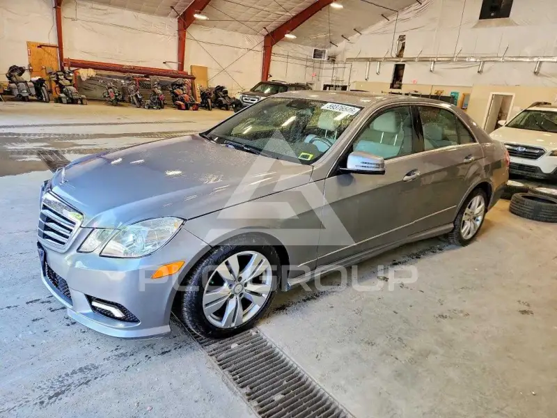 2011 Mercedes Benz E-Class фото