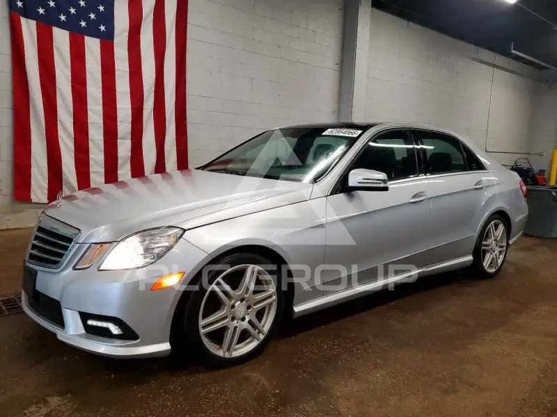 2011 Mercedes Benz E-Class фото