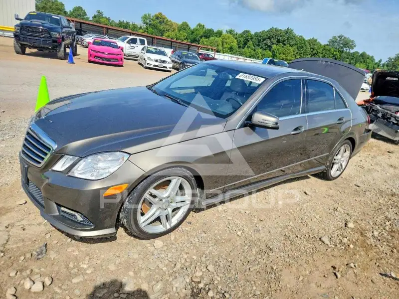 2011 Mercedes Benz E-Class фото