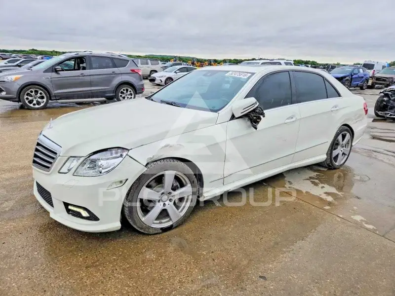 2011 Mercedes Benz E-Class фото