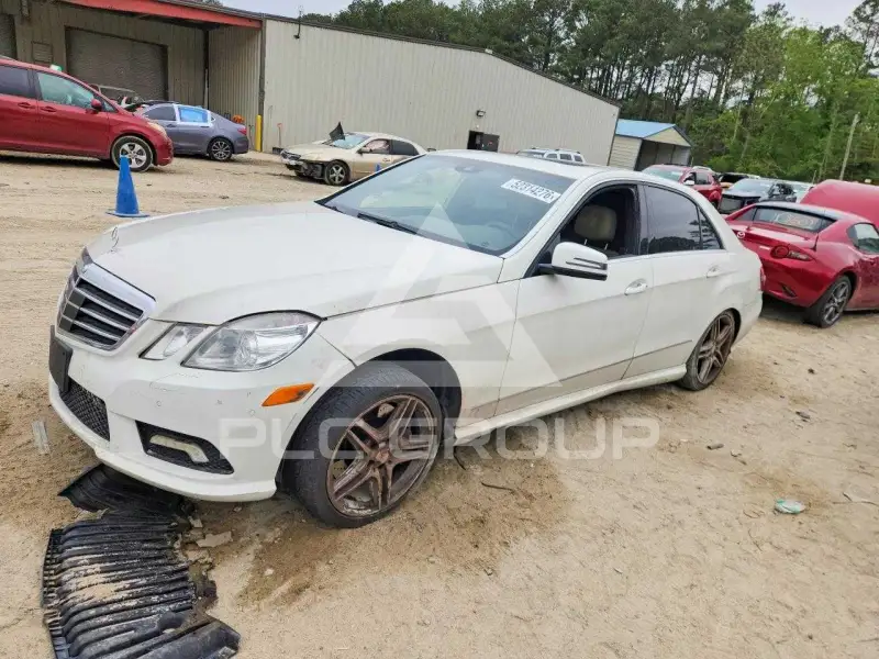 2011 Mercedes Benz E-Class фото