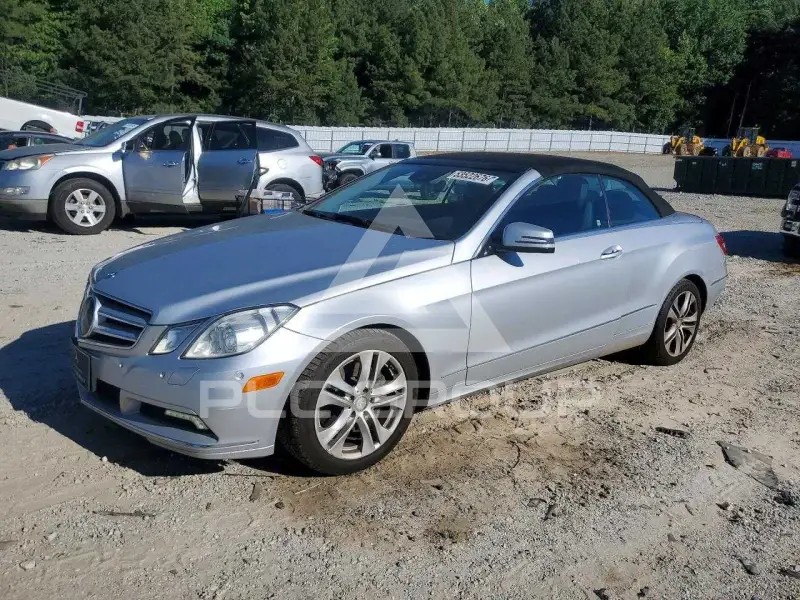 2011 Mercedes Benz E-Class фото